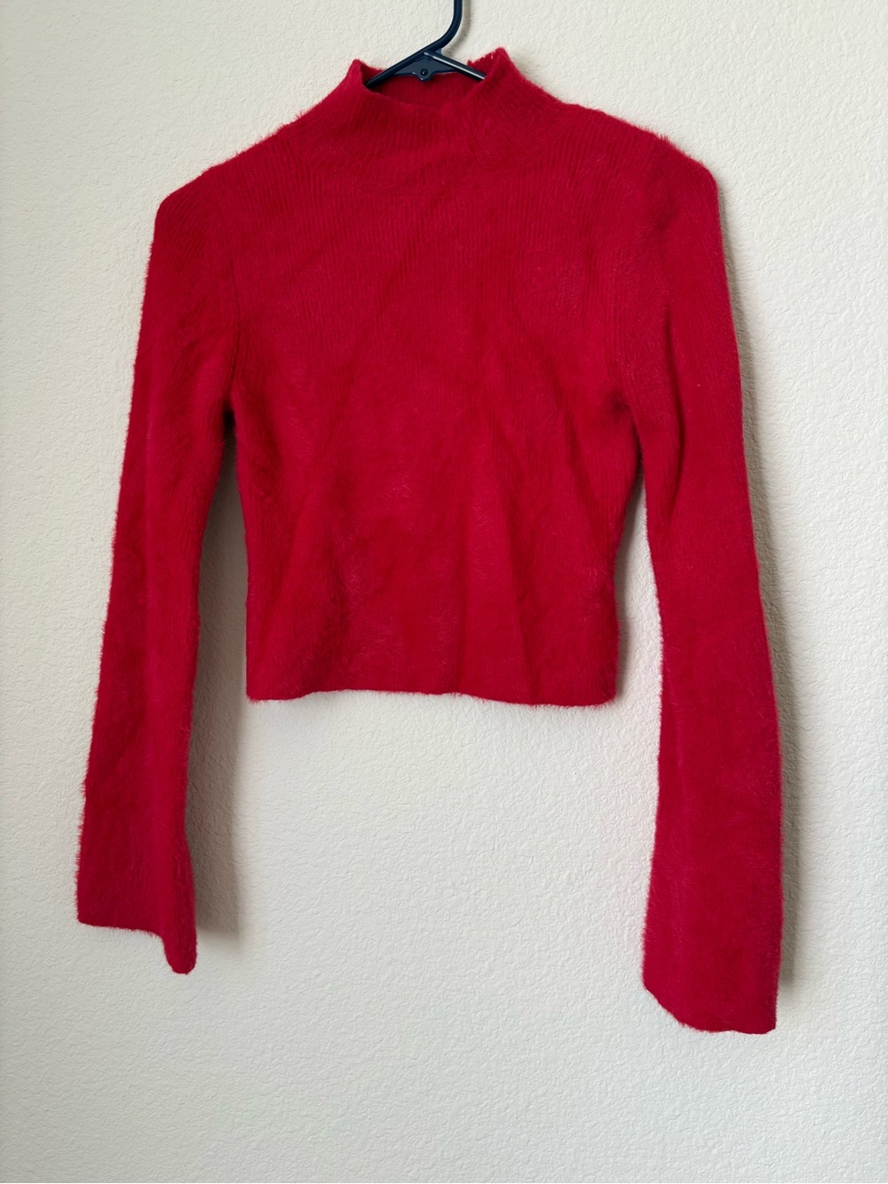 Semi cropped long sleeve sweater